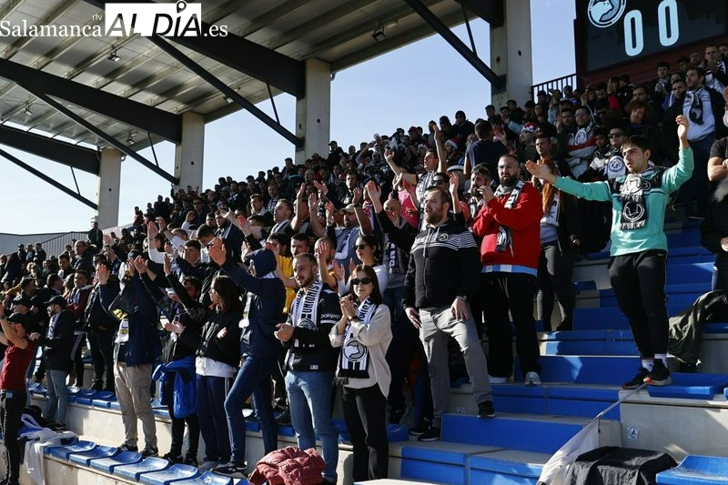La afición de Unionistas hará un recibimiento a los jugadores contra el Sanse