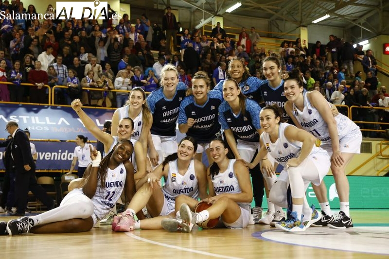 El Perfumerías Avenida regala otra noche mágica contra el Uni Girona y se mete en playoffs de Euroliga (74-63)