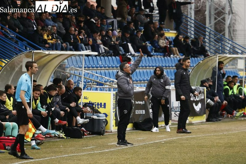 Ponz elogia a la afición de Unionistas: Tenemos oro con la gente