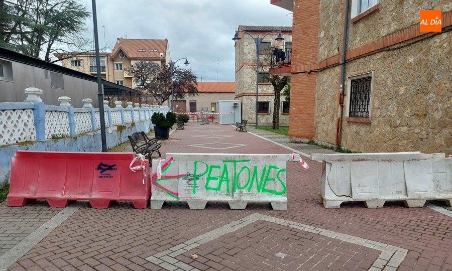 Cortada al tránsito de peatones la calle Venerable Centenares