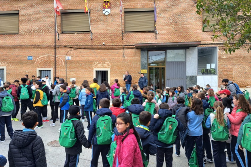 Cuentacuentos, visitas y diversión protagonizan la fiesta anual del colegio La Encarnación
