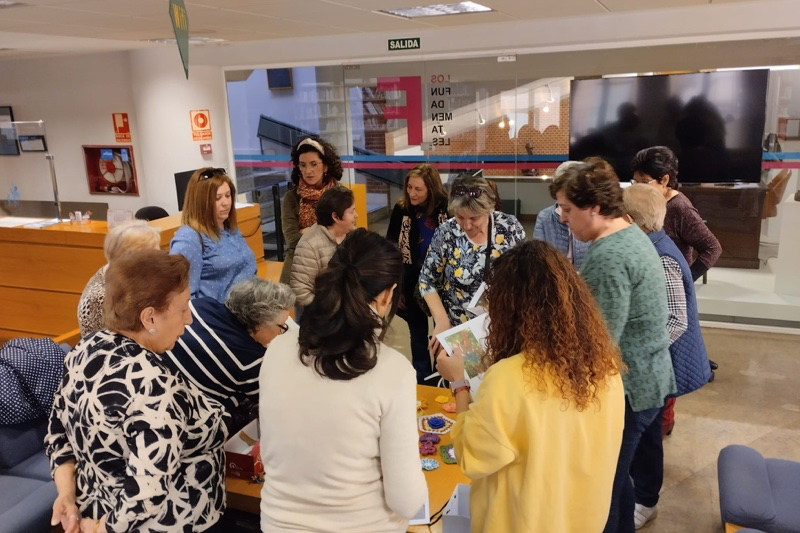 Vuelve con nuevas ideas y proyectos el taller de ganchillo del programa Vive