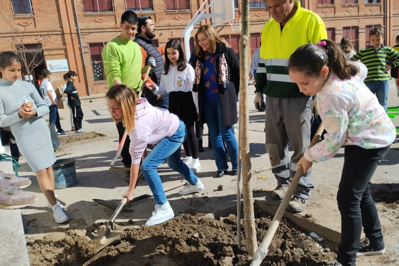 El CEIP Miguel de Unamuno protagoniza la segunda jornada del programa ‘Plantamos por un futuro mejor’