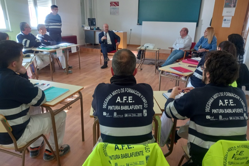 Diez personas participan en el Programa Mixto de pintura industrial en Babilafuente