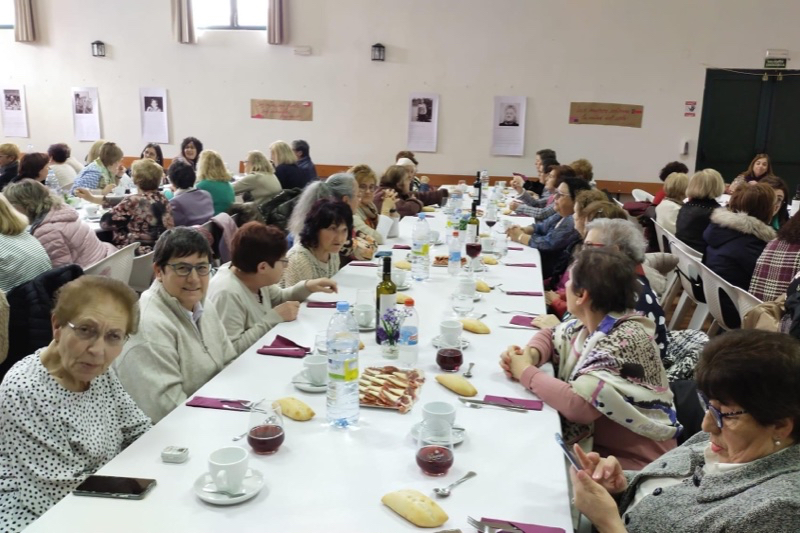 Villoruela acoge el multitudinario encuentro de la Federación de Mujeres Rurales de la comarca