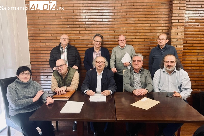 ‘Son de liturgia’ de Javier Castrillo Salvador se lleva el XXX Premio Nacional de Poesía de la Hermandad de Cofradías
