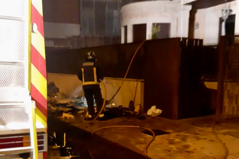 Los Bomberos actúan de urgencia en una vivienda del Paseo de la Estación
