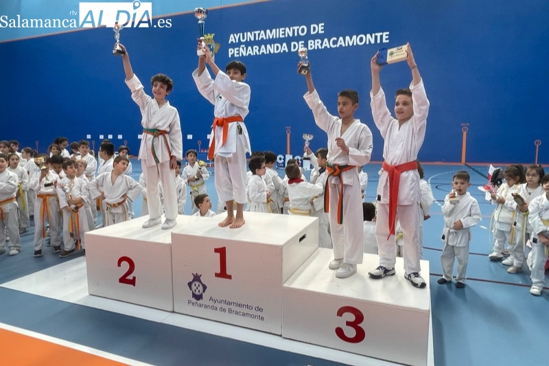 Peñaranda vive un multitudinario estreno de su Open de Karate