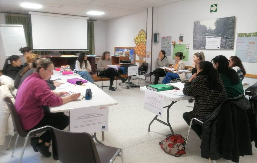 Los alumnos de ‘Atención sociosanitaria’ de Cáritas conocen varios servicios y asociaciones