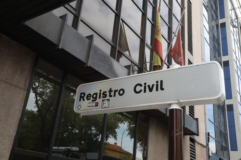 Empleados del Registro Civil no han recibido las instrucciones oportunas para aplicar la Ley Trans