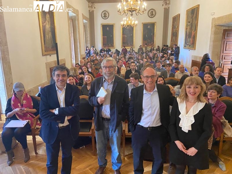 El miembro de la RAE, Antonio Muñoz Molina, visita Salamanca:  No voy a consentir que nadie me calle