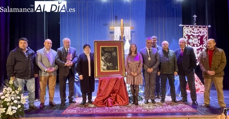 Andrés Allen define el cartel anunciador de la Semana Santa como una bella puerta visual abierta a descubrirla