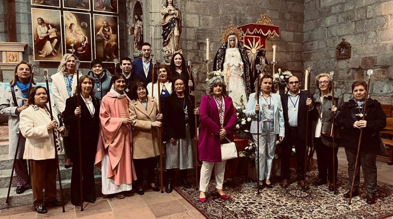 Una solemne eucaristía junto a cientos de fieles pone el broche final a la fiesta de Nuestra Señora de la Soledad 