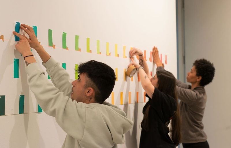 Estudiantes del Instituto Fernando de Rojas exponen sus creaciones en el DA2