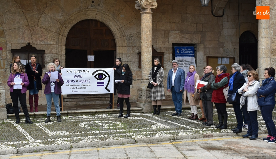 Ampli reivindica la abolición de la prostitución para acabar con puteros y proxenetas