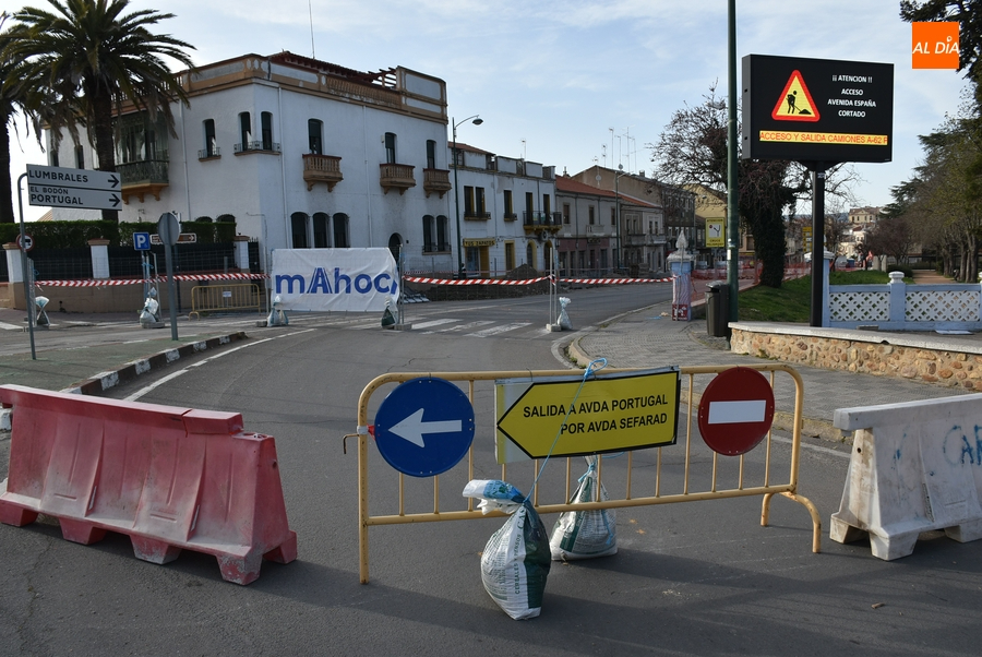 Cortado también al tráfico el tramo superior de la Avenida de España