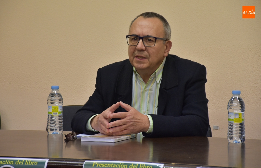 Pere Picó da a conocer en Miróbriga su novela vinculada a la ciudad a través de su abuelo