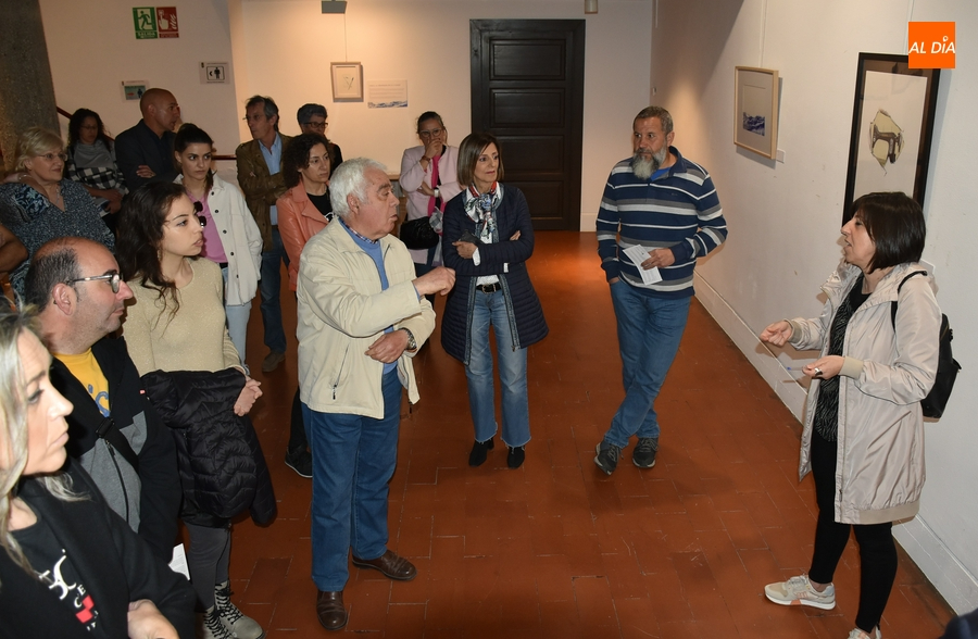 Susana López da a conocer su habilidad dibujando con el clásico boli BIC