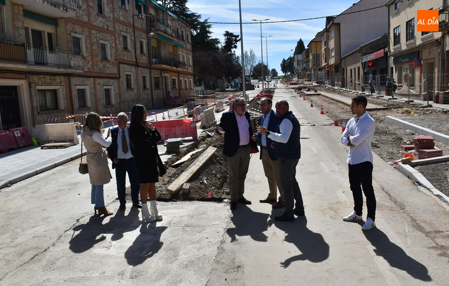 Emilio Arroita visita las obras de la Avenida de España, cuya 2ª fase concluirá tras la Semana Santa