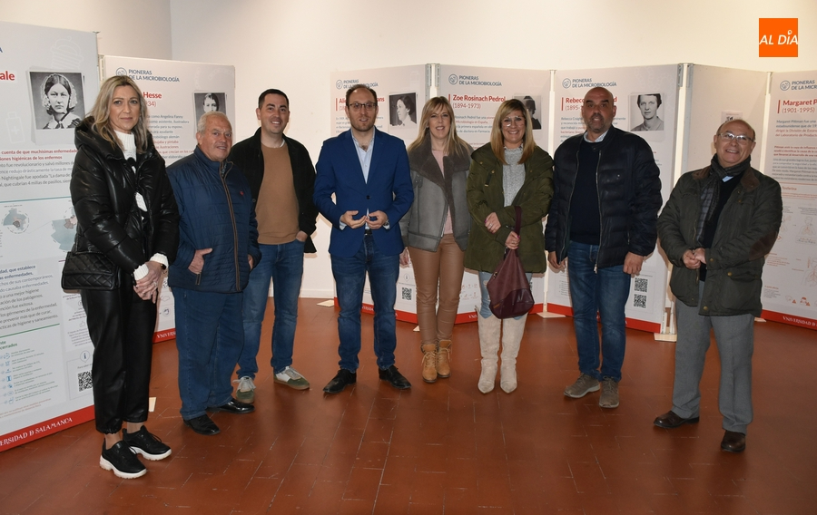 Una exposición pone en primer plano a las pioneras de la microbiología