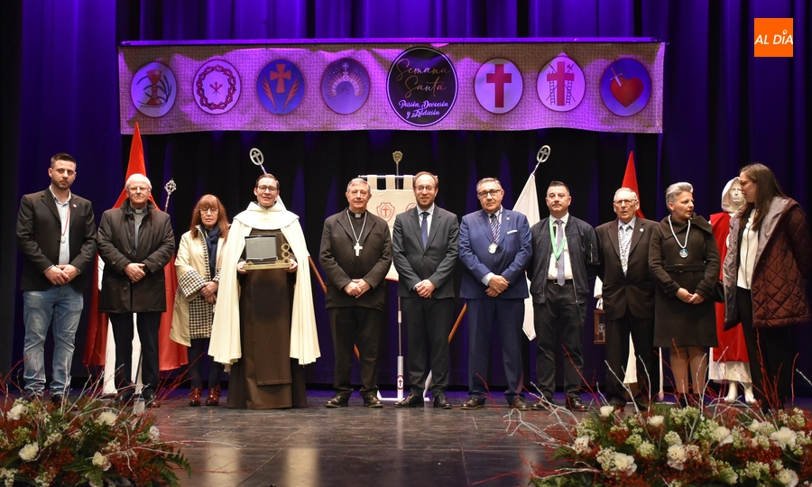 Miguel Ángel González pregona la Semana Santa desgranando las distintas miradas a la misma