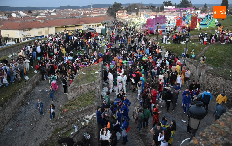 División en redes sociales entre los jóvenes que ‘invadieron’ Ciudad Rodrigo el Sábado de Carnaval