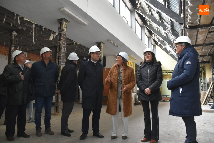 Sánchez-Terán da ya nombre a la Estación de Autobuses, que recibe la visita de la consejera de Movilidad