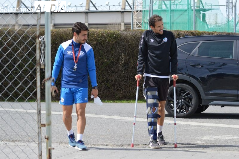 Joel Salvi reaparece con la pierna inmovilizada y Marco Tulio no entrena con el Salamanca UDS