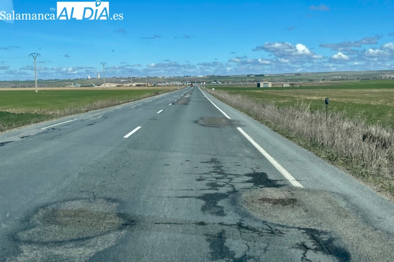 El Grupo Parlamentario del PSOE lleva a las Cortes una proposición para pedir el arreglo de la carretera SA-105 hasta Alaraz