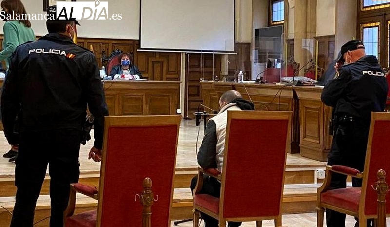 Dos años menos de cárcel para el violador del palacete del paseo de la Estación