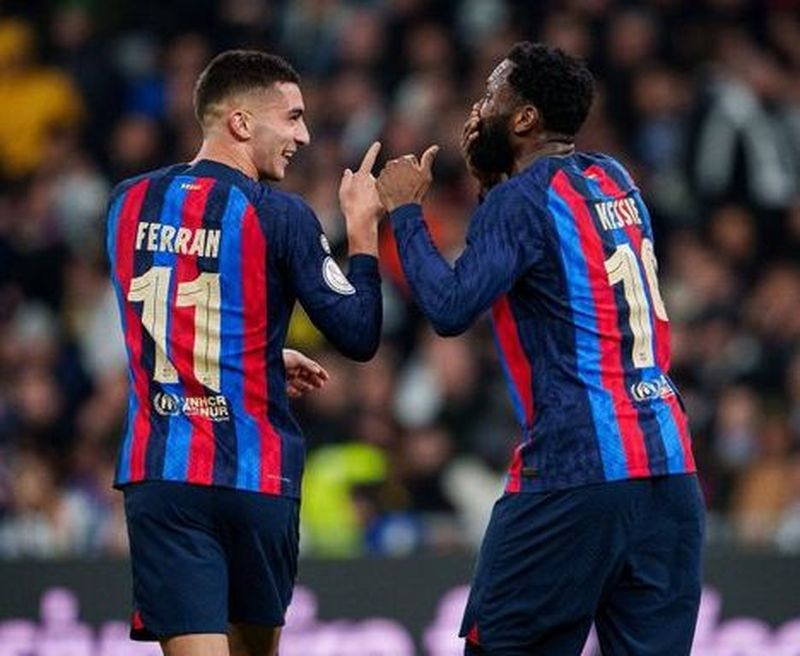 El Barça asalta el Bernabéu con lo justo (0-1)