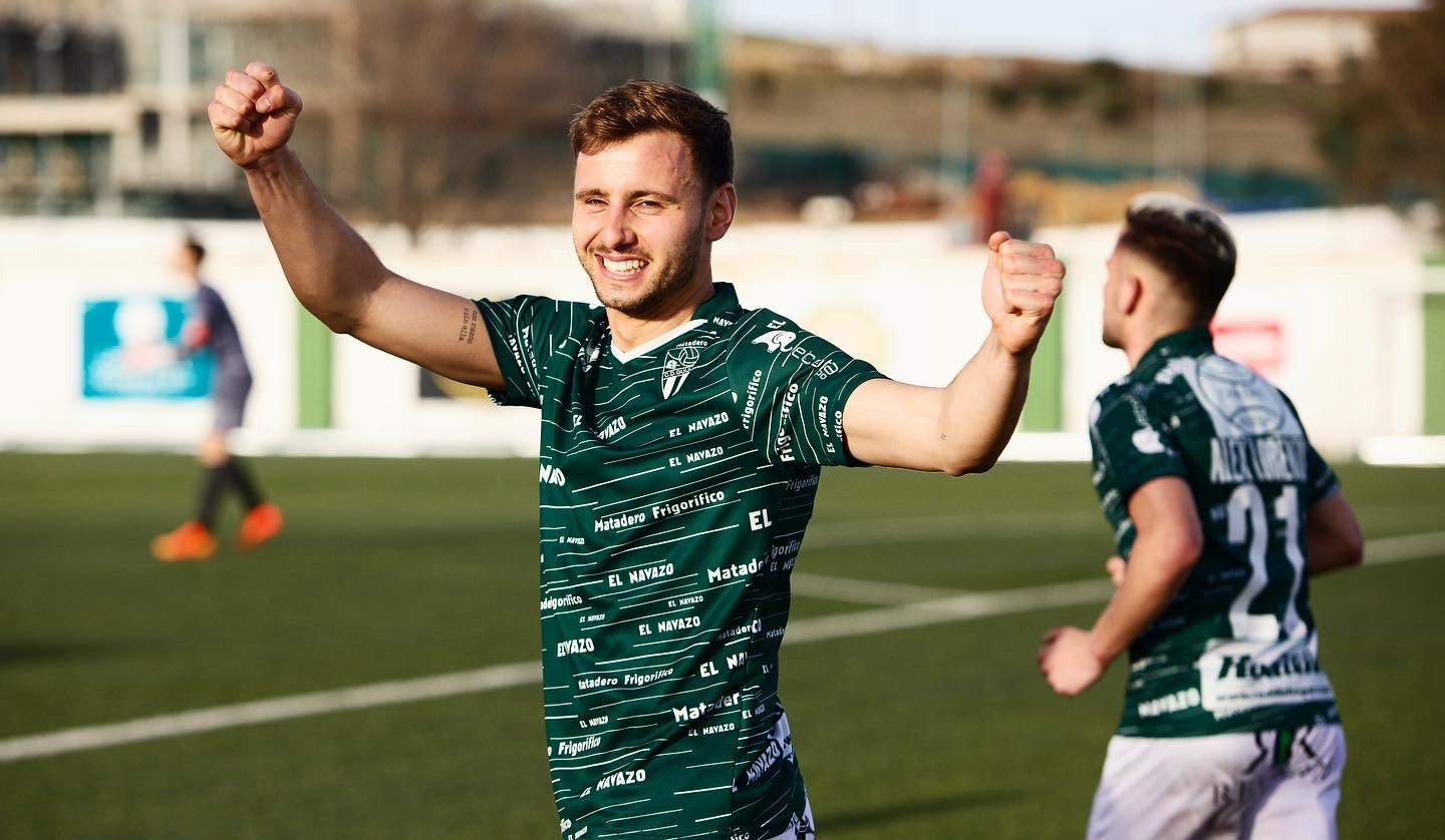 Pepe Carmona: Vivir un playoff con el Guijuelo sería lo más increíble que he vivido en el fútbol