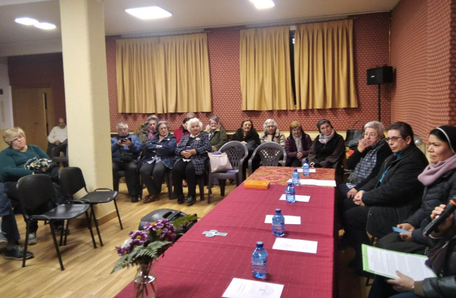 Religiosas de varias congregaciones comparten sus puntos de vista en torno a la vida consagrada