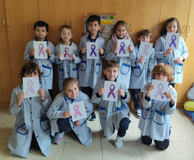 Alumnos y profesores del colegio San Juan Bosco celebra el 8M con diversas actividades