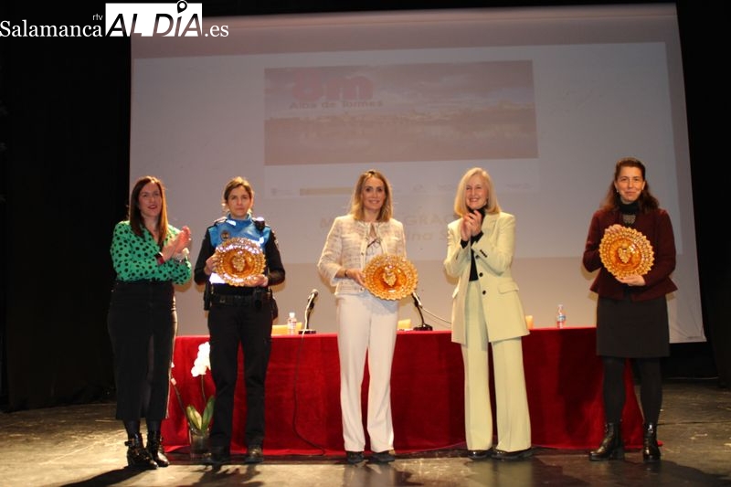 Tres mujeres, tres profesiones y Una escuela de valores