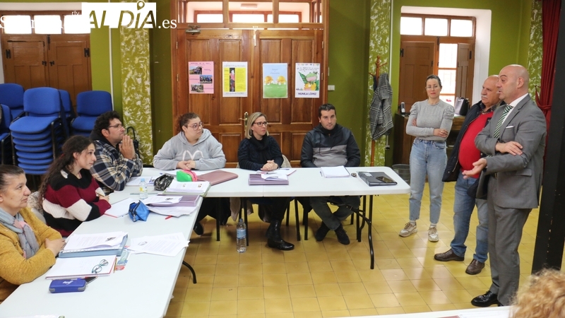 Arranca en Hinojosa un taller básico de restauración, cocina, bar y catering con 10 alumnos-trabajadores