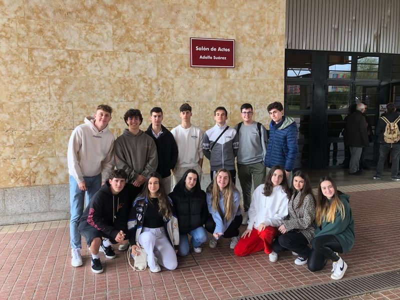 Dos alumnos del Colegio Maristas, premiados en la XVII Olimpiada Filosófica de Castilla y León
