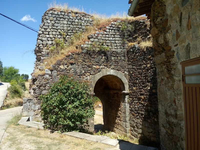 Las Cortes aprueban impulsar la rehabilitación y conservación de la muralla de Monleón