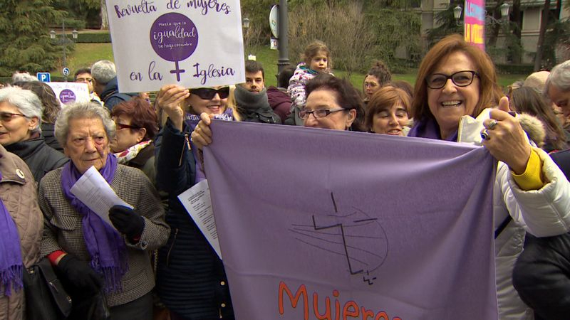 La Revuelta de las Mujeres en la Iglesia llega a Salamanca