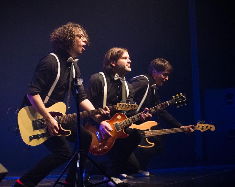 El Teatro Liceo acoge este domingo Salta conmigo, un recorrido musical por la década de los 80