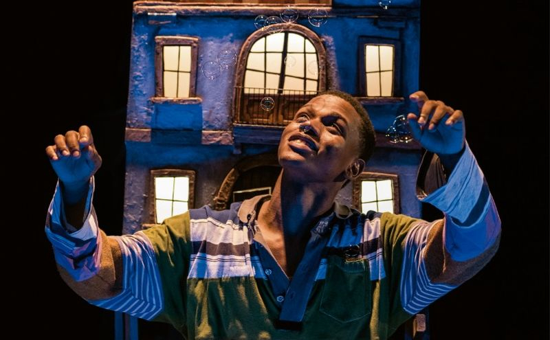 Dos motivos para visitar esta semana la biblioteca Torrente Ballester