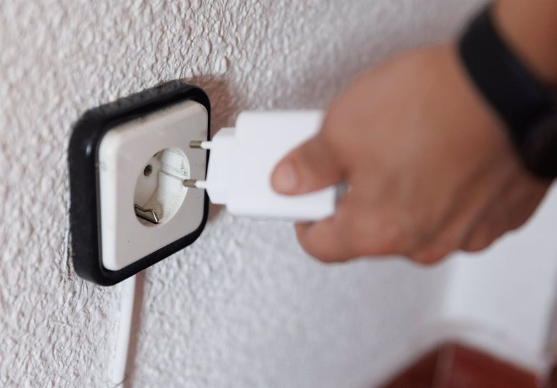 Denuncian prácticas engañosas de asesorías energéticas para cambiar al usuario de compañía