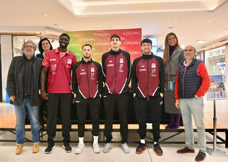 La Antigua hace piña en el Centro Comercial El Tormes para afrontar sus cinco finales