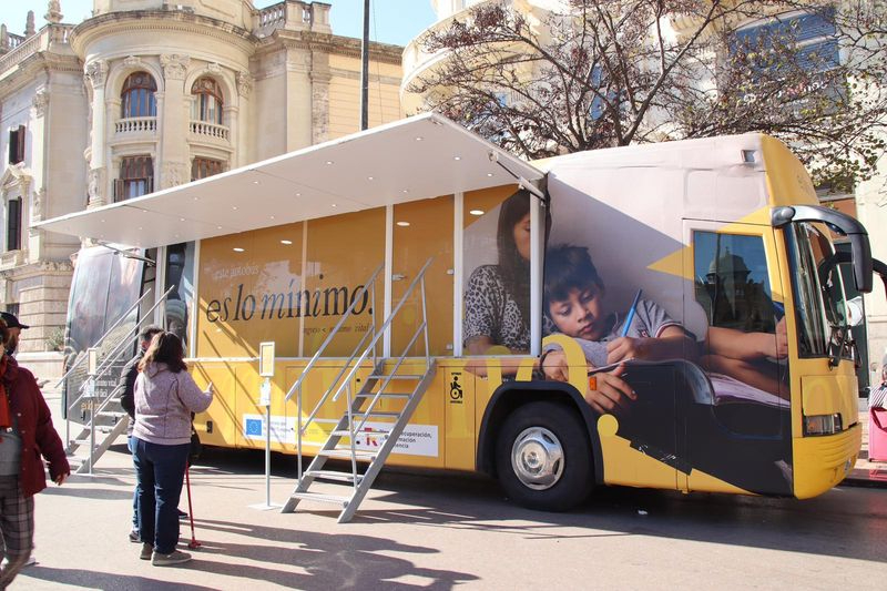 El autobús informativo del Ingreso Mínimo Vital estará el miércoles y el jueves en Salamanca