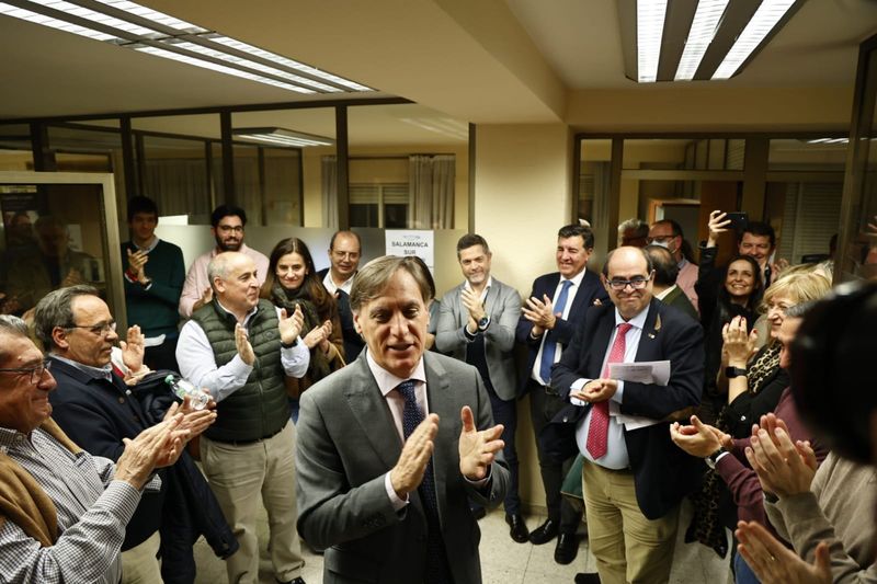 Carlos García Carbayo vence a Chabela de la Torre en las primarias del PP de Salamanca