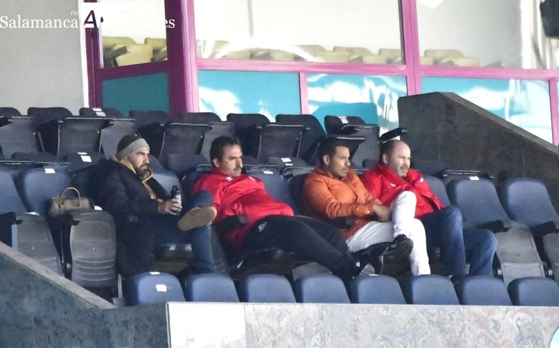 El palco del Helmántico deja de estar vacío con la presencia de Lovato, Dueñas, Jehu y Víctor Hugo Mora