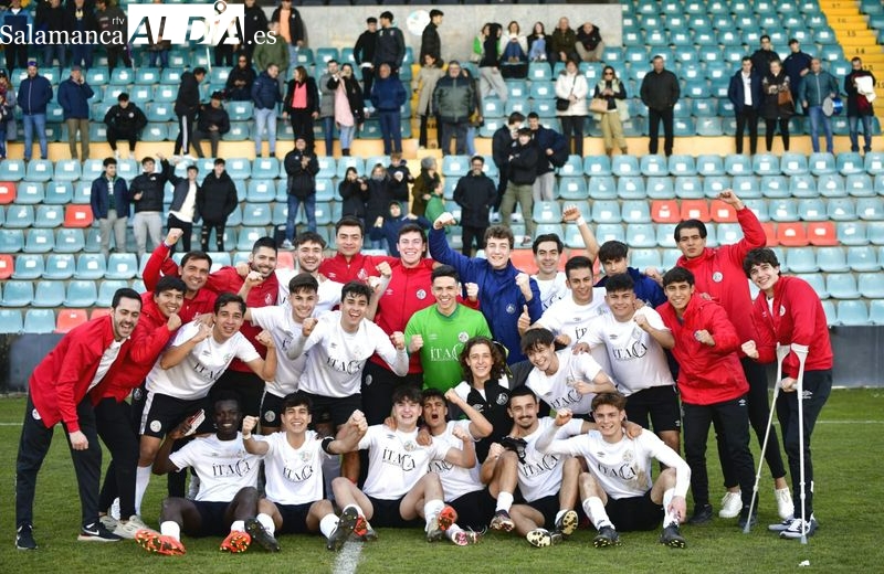 El Salamanca UDS acaricia el ascenso a Liga Nacional con su victoria en el Helmántico (2-0)