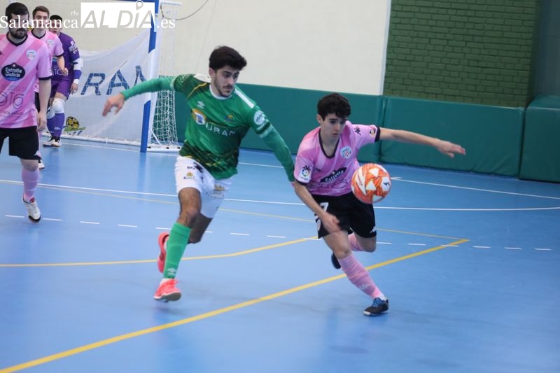 El líder sufre en Alba, pero no perdona (4-6)