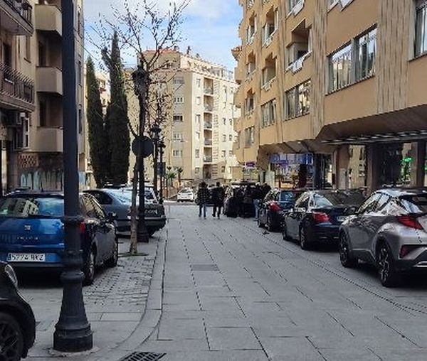 ¿Hasta cuándo los vecinos no van a poder estacionar el coche a la puerta, mientras que los padres que llevan a sus hijos al colegio lo hacen con toda tranquilidad?