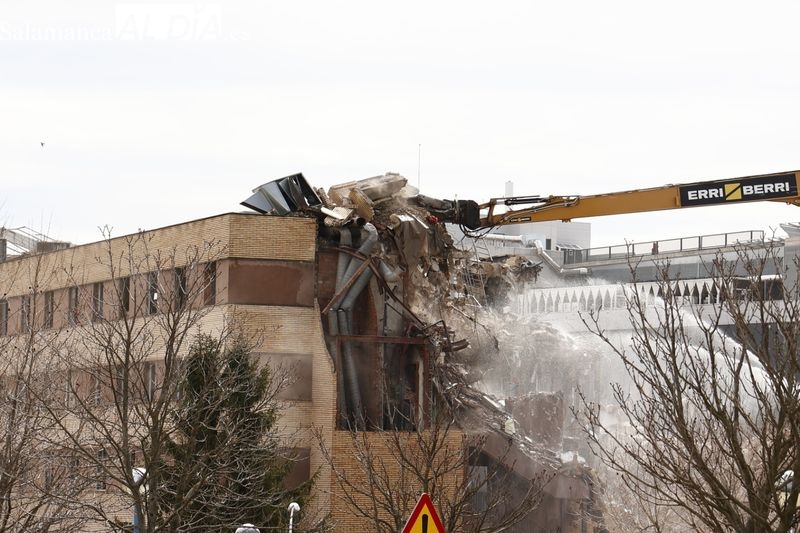 Ya solo queda el bloque central del antiguo Hospital de Salamanca